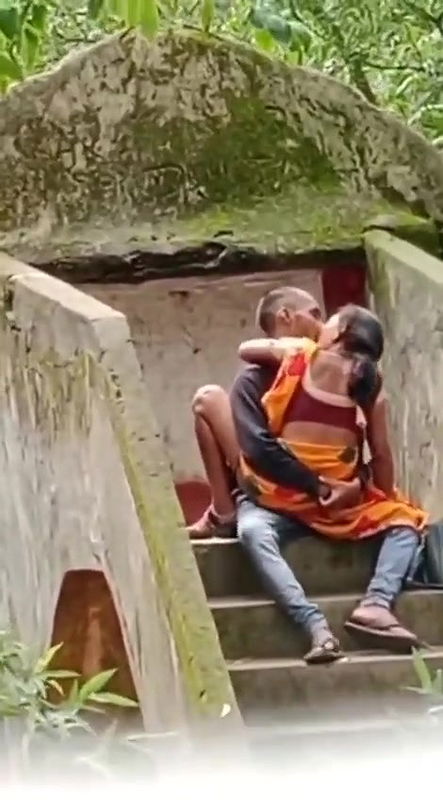 Outdoor sex with bhabhi