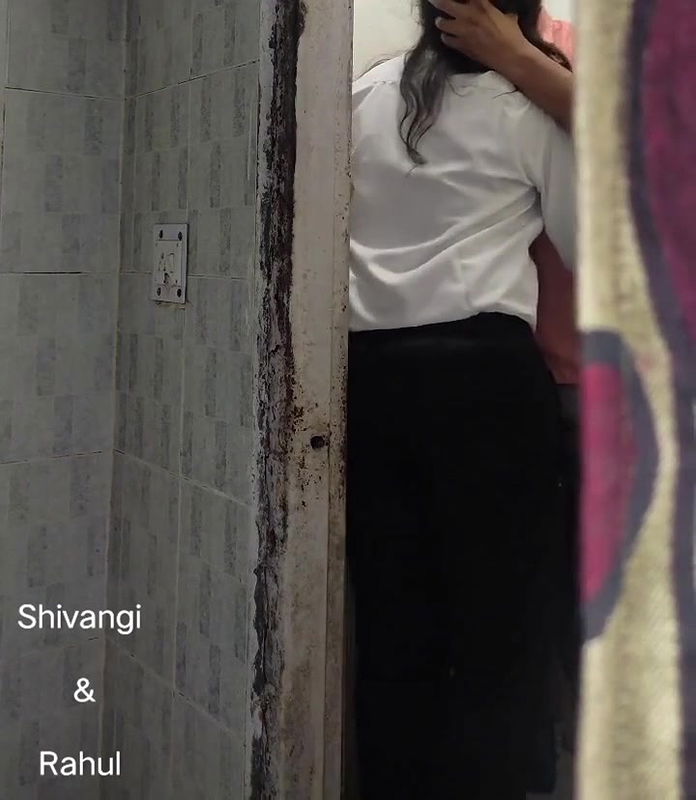 Hidden Video Rahul giving Shivangi blowjob