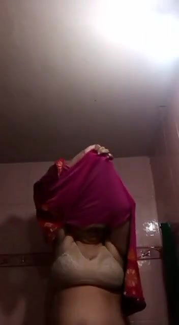 paki aunty stripping bra and panty nude viral show
