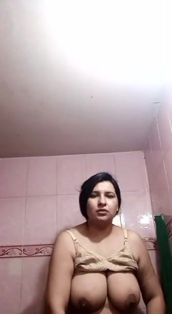 paki aunty stripping bra and panty nude viral show
