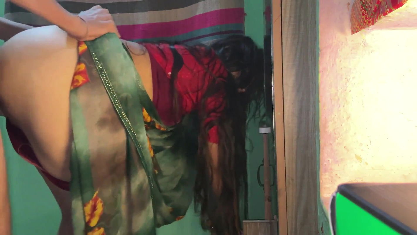 Sundar Village Bhabhi ka paani nikal diya