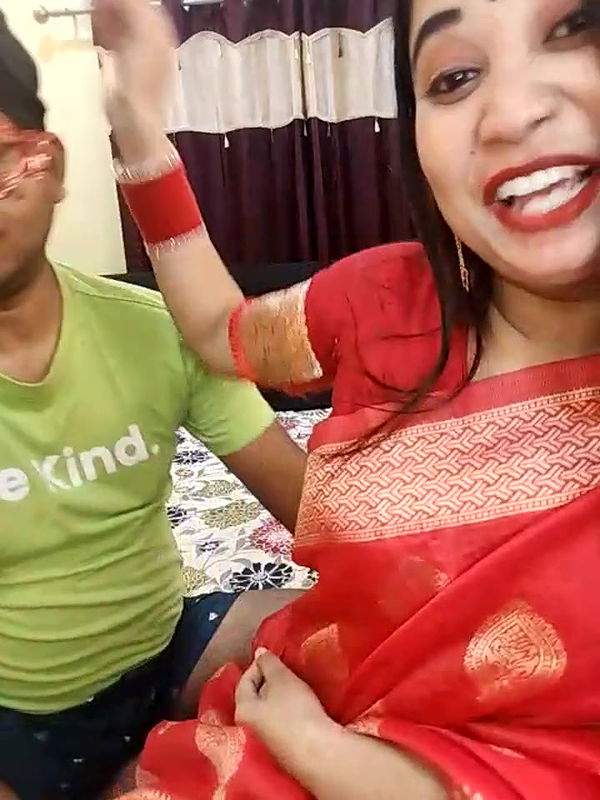 Married Bhabhi Giving Blowjob to Husband