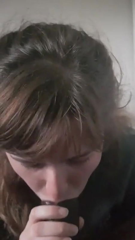 WHITE WOMAN WITH BOYFRIEND SUCKS BIG BLACK COCK