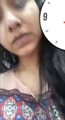 Cute Gf Showing Pussy