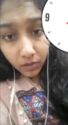 Cute Gf Showing Pussy