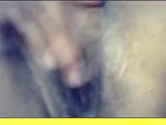 Amateur Indian young babe flashes her big breasts on webcam