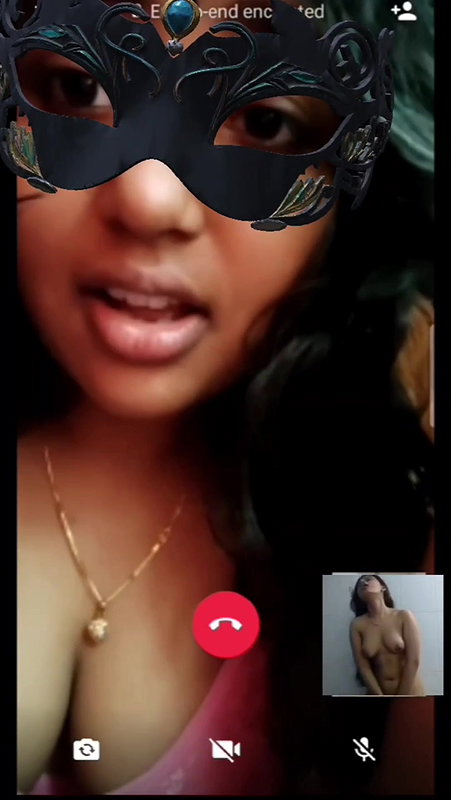 desi mallu horny girl removing her pink bra and showing boobs on video call
