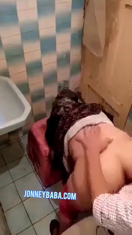 Desi Muslim girl fuck ex bf in collage toilet