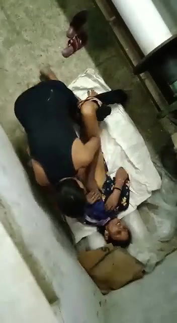 worker ko pela