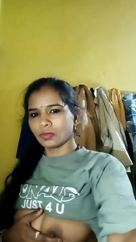 cute babe tea shirt open boobs show