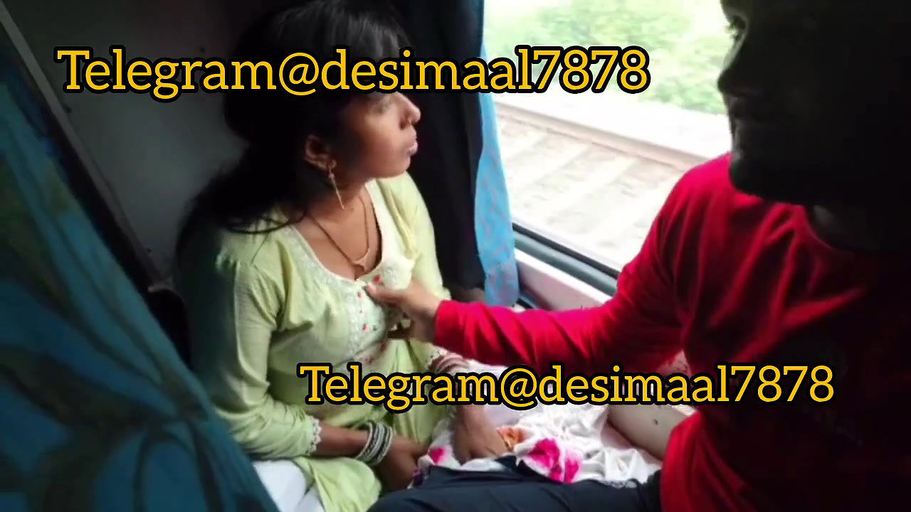 Viral couple video fuck on train part2