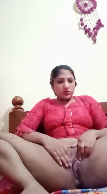 Horny Desi Girl Masturbating