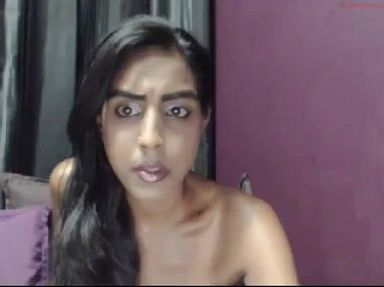 Webcam topless Desi nympho flashes her big saggers