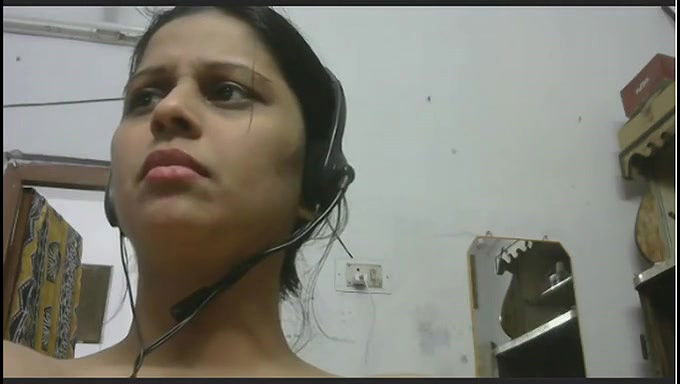 Lusty webcam chick is happy to pet her wet meaty pussy