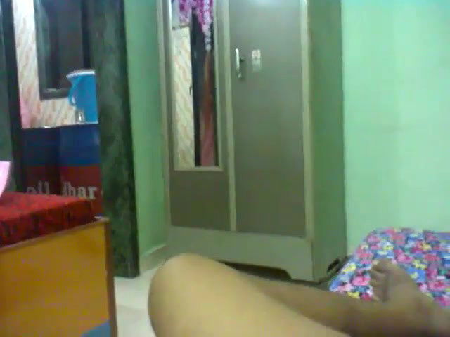 Ugly and wrinkled cheap Desi whore works on boner hairy cock