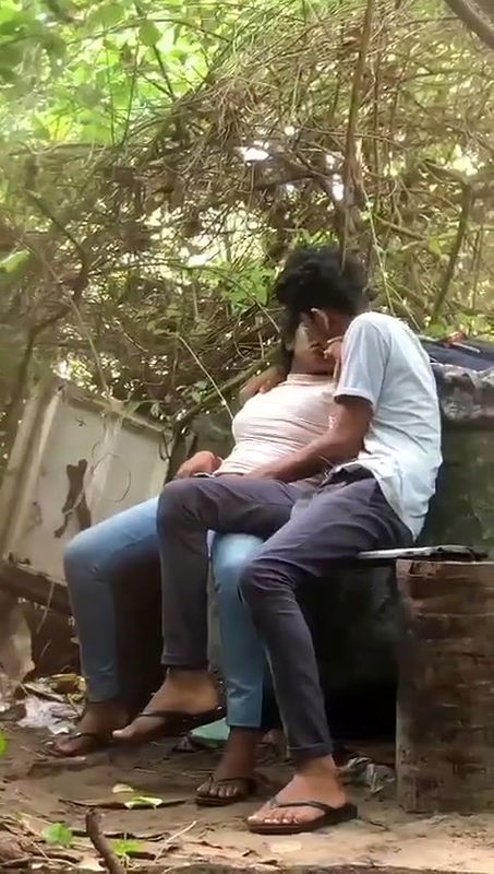 park me khade khade hi chalu kardiya