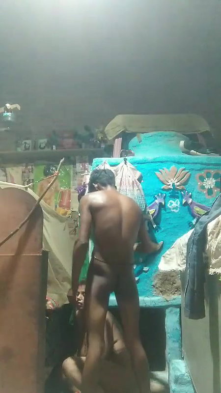 devar ne bhabi ko utha utha kar pela