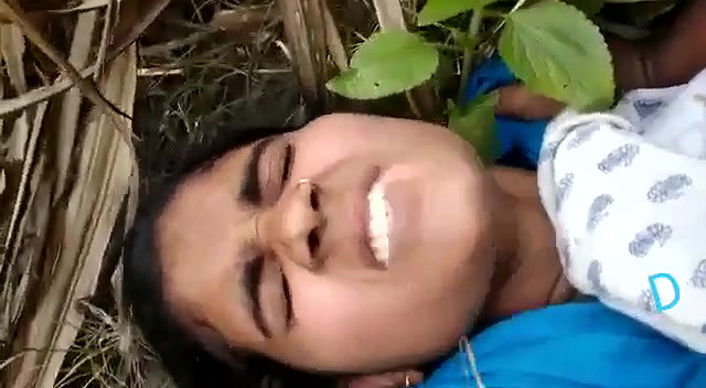 hot girlfriend Ko ganne ke khet me pela