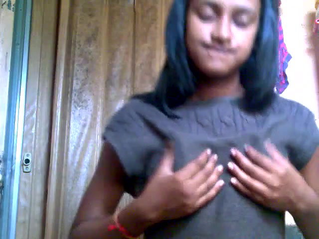 Giggling amateur webcam slut is all nude while petting herself