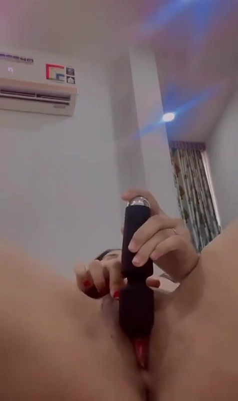 Paki Bhabhi Playing With Dildo