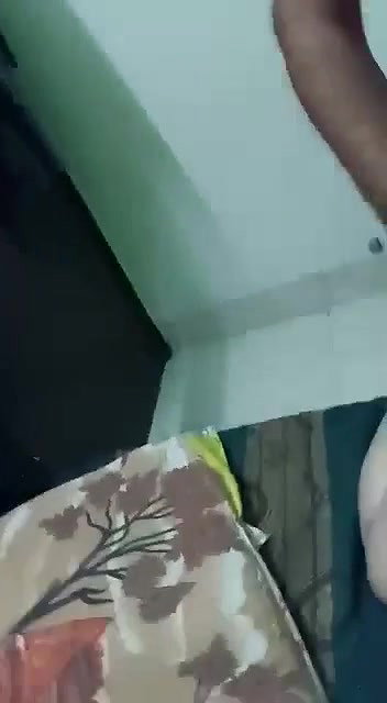 Do neta ne bhabi ki khub mari