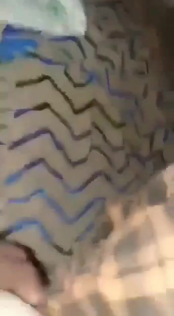 Tamil randi aunty ko group mein pela