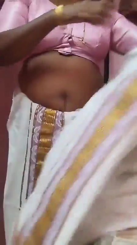 hot tamil aunty kapde utar Rahi hai