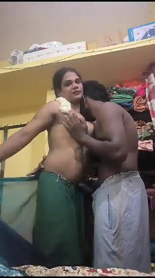 Hijra girl ko lund chusaya