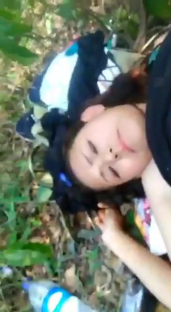 ghar ke piche Wale jangal me girlfriend ko chodne ka maja hi kuch aur hai