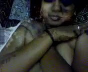 Kinky amateur dark skinned Indian girlie flashed her cute titties