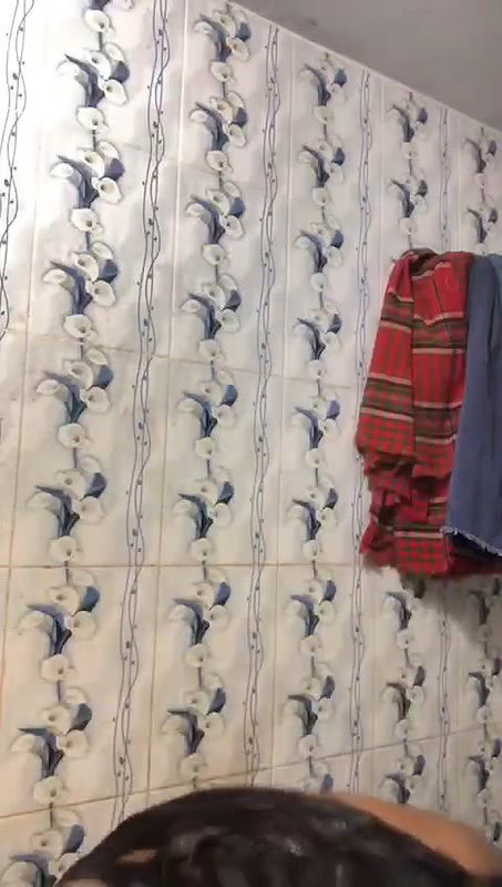 long boobs Bengali girl taking nude bath viral videos