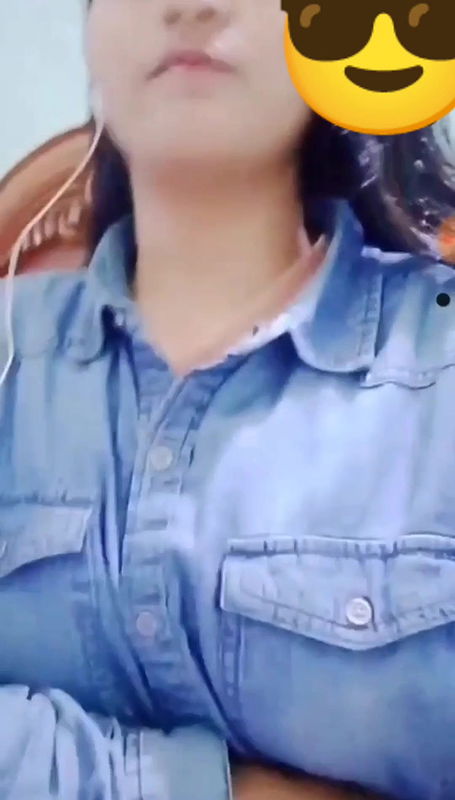 Bengali college girl shows big boobs on video call