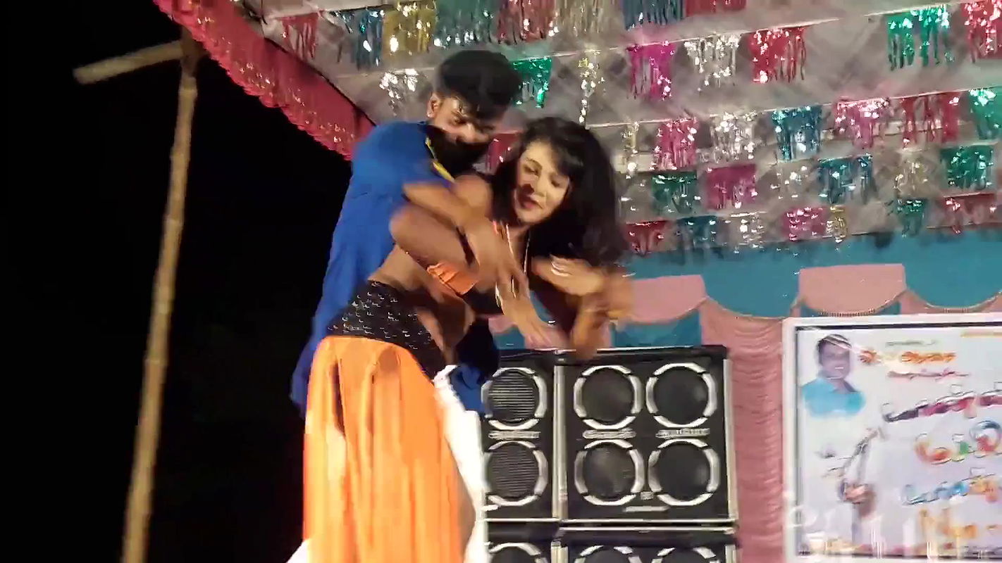 Ra koli rendu mulichuruku Tamil village stage dance