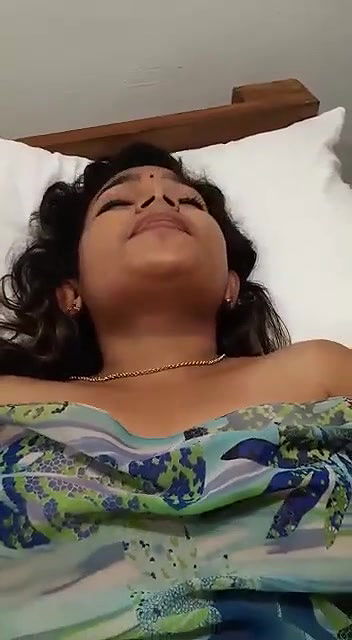 Young Mallu Hot Girl enojying