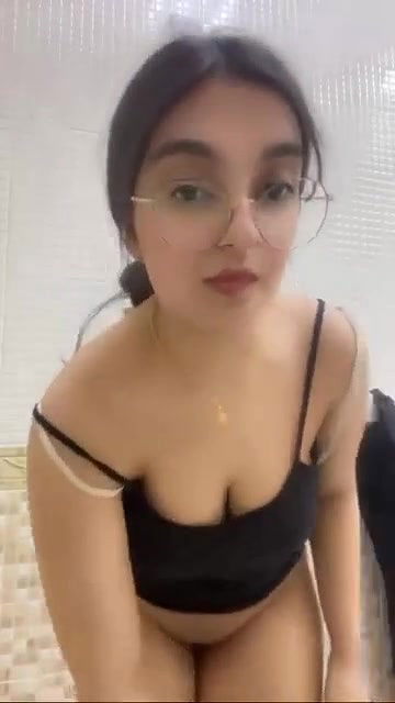 Beautiful Horny GF showing 5 More Clip Update