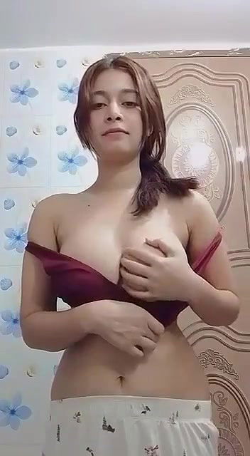 Beautiful GF Showing Pressing Her Bigboobs