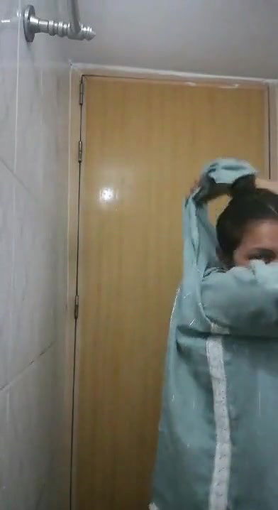 Horny Indian College GF Showing