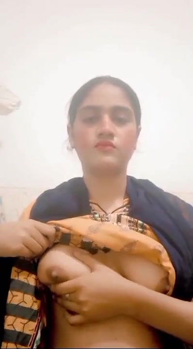 Beautifull Cute Gf Showing Videos
