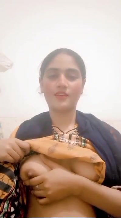 Beautifull Cute Gf Showing Videos