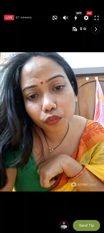 DreamGirl Youtuber live cam removing saree and blouse