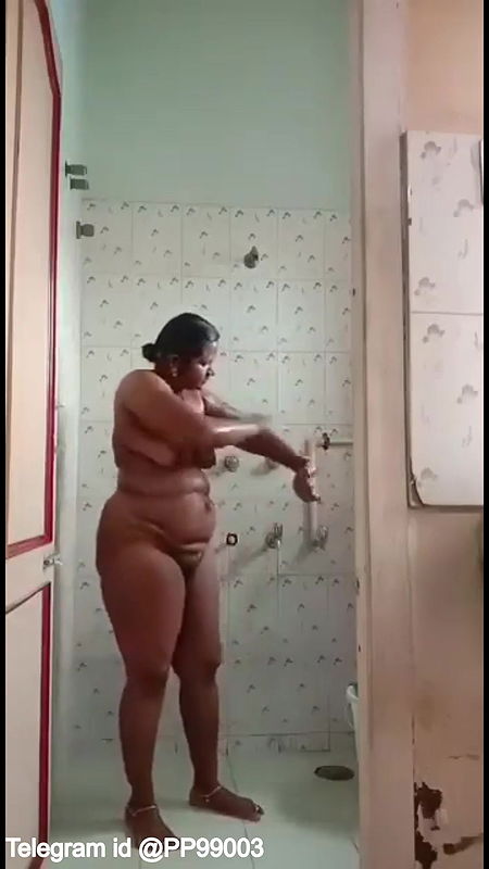 BBW nude bath with door open