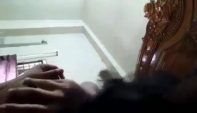 kissing Indian lovers sex foreplay viral MMS