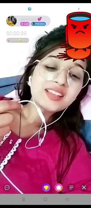 cute girl flashes boobs in Chamet Pakistani sex chat