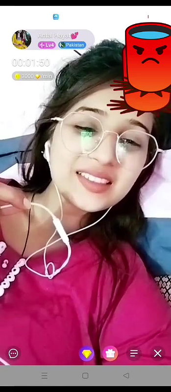 cute girl flashes boobs in Chamet Pakistani sex chat