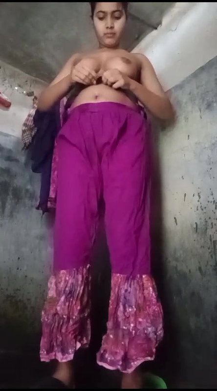 village girl pissing and bathing unseen desi xxx