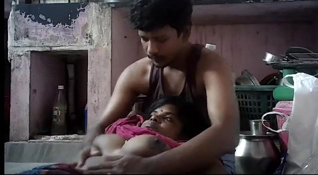 super busty Telugu aunty sex at home with boobs suck