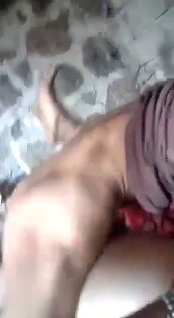 chachi ko pataya aur tang utha kar pela