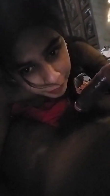 condom lagakar chusaya phir choda