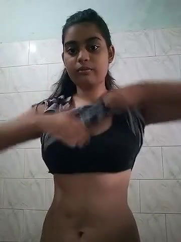 Desi hot girl full nude bathing show