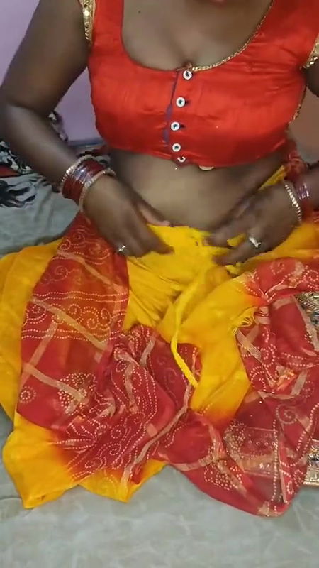 village randi bhabhi ko leta kar piche se choda 1